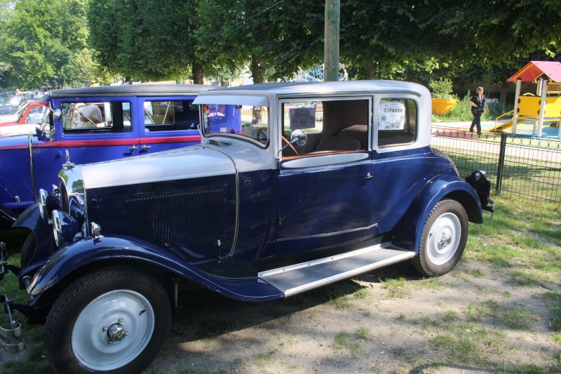 photo coach bleu marine.jpg